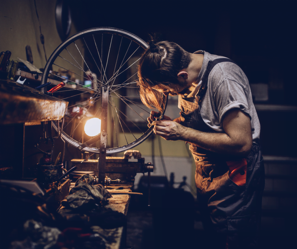 10 Dấu Hiệu Cho Thấy Bạn Đã Biết Tu Dưỡng Nội Tâm 6 Luôn chăm chỉ làm việc để không dư thời gian làm việc bất thiện