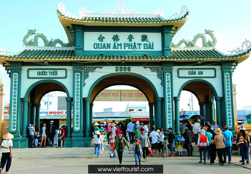 Top 7 Ngôi Chùa Nổi Tiếng Linh Thiêng Ở Miền Tây Nên Đến Trong Dịp Cuối Năm 2023. 3 Chùa Quan Âm Phật Đài Bạc Liêu – Mẹ Nam Hải.
